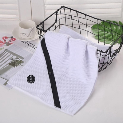 comprar Tejido de waffle de microfibra Toallas de golf personalizadas ahorrar espacio con bolsillo de cremallera online manufacture