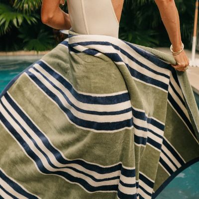 Beli Organic Cotton Beach Towel with Green Stripes - Eco-Friendly Natural Dye for Sustainable Coastal Style online manufacture