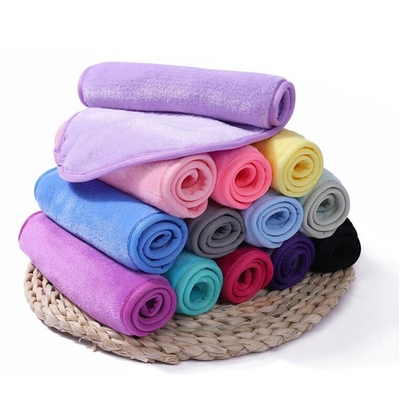 Dispositivi per la rimozione del trucco magico. Tissu morbido riutilizzabile per un uso a lungo termine.