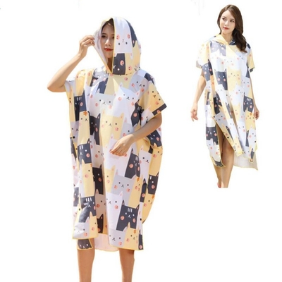 Lochdichtes Mikrofiber Poncho Handtuch Geschmackliches schnell trockenes Wechselhandtuch