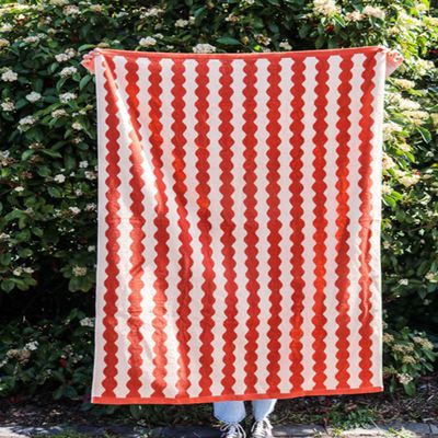 Ultra-Soft Sand Resistant Highly Absorbent Beach Towel for Travel and Family Use