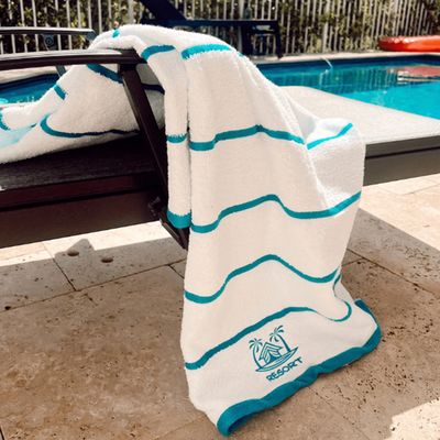 700 GSM Family-Sized Beach Towel - Ultra Absorbent Oversized Beach Blanket for Outdoor Use