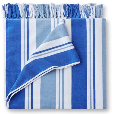 Classic Heritage Designs Beach Towel with Modern Performance for Eternal Seaside Elegance